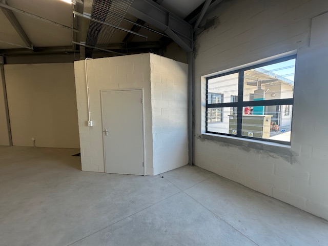 To Let commercial Property for Rent in Marconi Beam Industria Western Cape